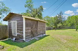 101 Brown St, Elgin, TX 78621 - Photo 26