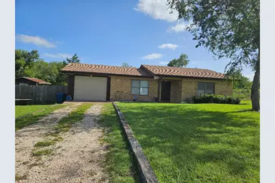 101 Brown Street, Elgin, TX 78621 - Photo 2