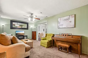 101 Brown St, Elgin, TX 78621 - Photo 6