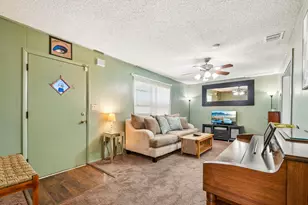 101 Brown St, Elgin, TX 78621 - Photo 6