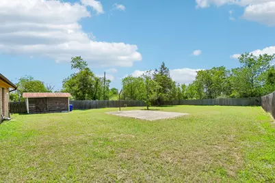 101 Brown Street, Elgin, TX 78621 - Photo 28
