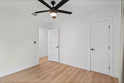 2400 Broken Oak Drive, Austin, TX 78745 - Photo 32