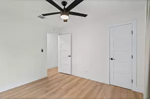 2400 Broken Oak Dr, Austin, TX 78745 - Photo 32