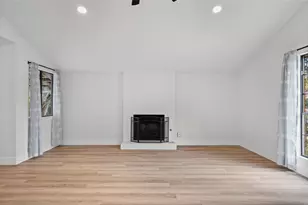 2400 Broken Oak Dr, Austin, TX 78745 - Photo 10