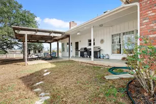 681 Leisure Ln, Cedar Creek, TX 78612 - Photo 16