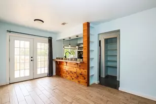 2717 Parker Ln, Austin, TX 78741 - Photo 2