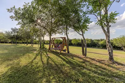 301 County Road 436, Thrall, TX 76578 - Photo 24