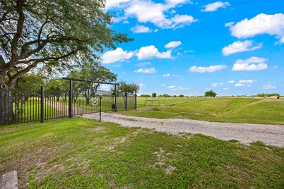5523 Ehrman Lake Lane, Wallis, TX 77485 - Photo 32