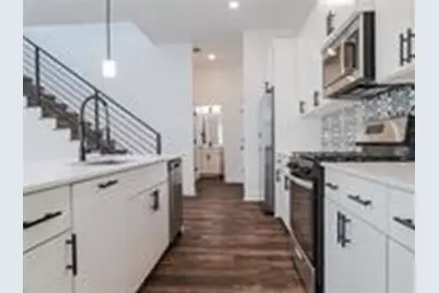 1004 Wheatley Avenue, Austin, TX 78752 - Photo 4