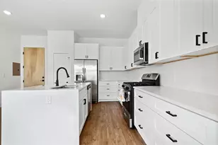 1811 Webberville Rd, Austin, TX 78721 - Photo 6