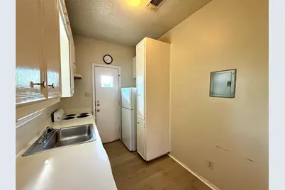 4401 Speedway #305, Austin, TX 78751 - Photo 4