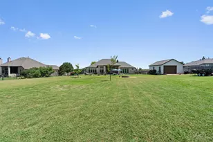 209 E Vienna Dr, Hutto, TX 78634 - Photo 34