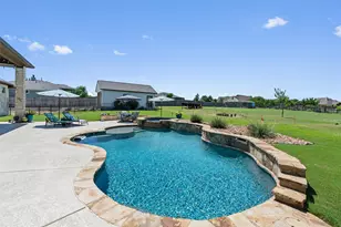 209 E Vienna Dr, Hutto, TX 78634 - Photo 30