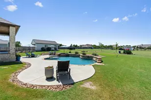 209 E Vienna Dr, Hutto, TX 78634 - Photo 32