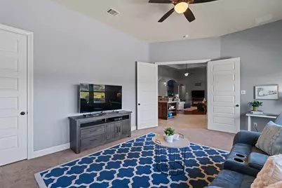 209 E Vienna Drive, Hutto, TX 78634 - Photo 12