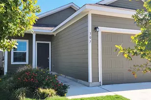 307 Bass Dr, Bastrop, TX 78602 - Photo 2