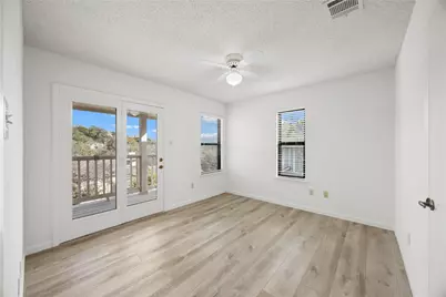 9301 Rolling Oaks Trail, Austin, TX 78750 - Photo 16