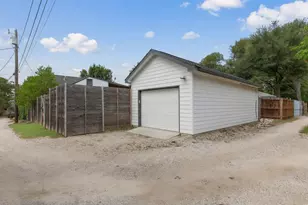 804 W 30 1/2 St, Austin, TX 78705 - Photo 38