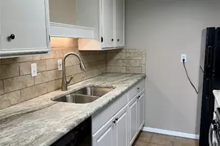 1800 Lavaca St, Austin, TX 78701 - Photo 4