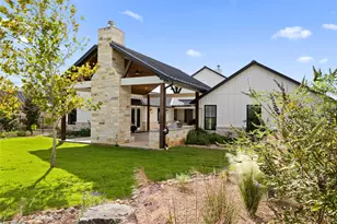 216 Interlaken St, Fredericksburg, TX 78624 - Photo 6