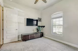 125 Buffalo View Ln, Georgetown, TX 78628 - Photo 10