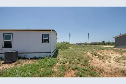 1145 Callihan Road, Luling, TX 78648 - Photo 4