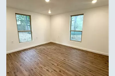 106 Caddo, Smithville, TX 78957 - Photo 6