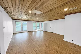 106 Caddo, Smithville, TX 78957 - Photo 4