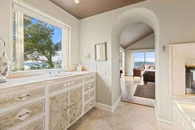 12600 Lyndon Drive, Austin, TX 78732 - Photo 14