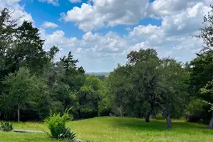 404 Valley View Dr, La Grange, TX 78945 - Photo 1