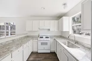 1106 Delano St, Austin, TX 78721 - Photo 12