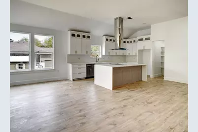 110 Mamalu, Bastrop, TX 78602 - Photo 6