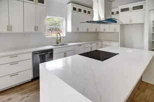 110 Mamalu, Bastrop, TX 78602 - Photo 10