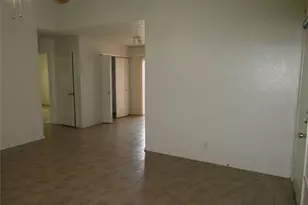 8705 Pineridge Dr, Austin, TX 78729 - Photo 6