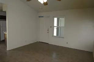 8705 Pineridge Dr, Austin, TX 78729 - Photo 4