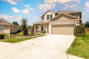451 Butterfly Bush Ct, New Braunfels, TX 78130 - Photo 2