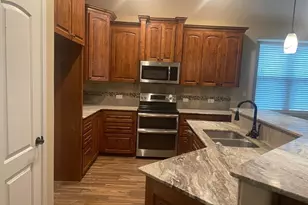 103 S Kanaio Dr, Bastrop, TX 78602 - Photo 2