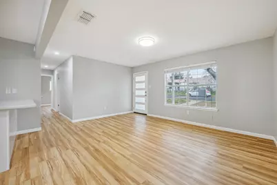 1111 Lawson Lane, Austin, TX 78702 - Photo 2