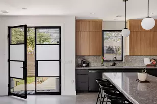 108 Comal St, Austin, TX 78702 - Photo 4