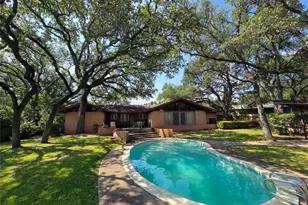 402 Honeycomb Ridge, Austin, TX 78746 - Photo 2