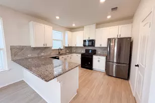 252 Sage Derby Dr, Hutto, TX 78634 - Photo 2