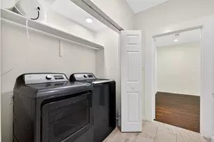 529 W Clark St, Bartlett, TX 76511 - Photo 12