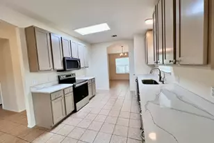 1005 W South St, Leander, TX 78641 - Photo 8