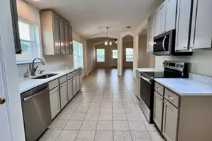 1005 W South St, Leander, TX 78641 - Photo 6