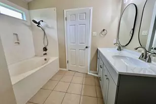 1005 W South St, Leander, TX 78641 - Photo 30