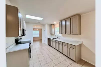 1005 W South Street, Leander, TX 78641 - Photo 8