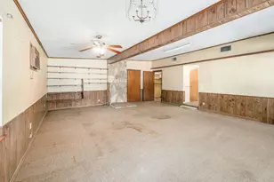 905 Kimbro St, Taylor, TX 76574 - Photo 20