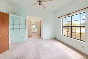 905 Kimbro St, Taylor, TX 76574 - Photo 14