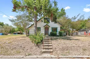 905 Kimbro St, Taylor, TX 76574 - Photo 2