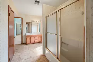 905 Kimbro St, Taylor, TX 76574 - Photo 16